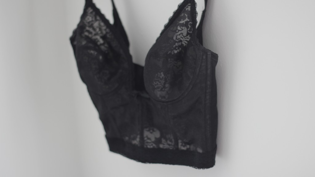 Vintage Finds: Black Lace Bustier